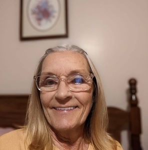 Meet your Posher, Maxine